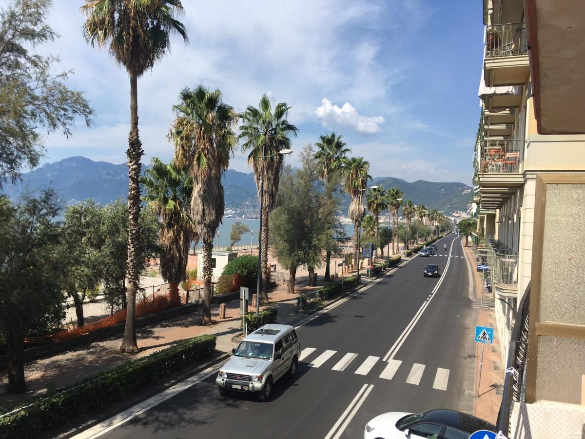 Apartmán La Dimora Delle Sirene Salerno Exteriér fotografie