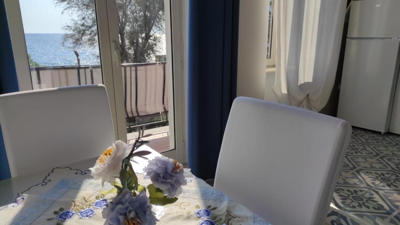 Apartmán La Dimora Delle Sirene Salerno Exteriér fotografie