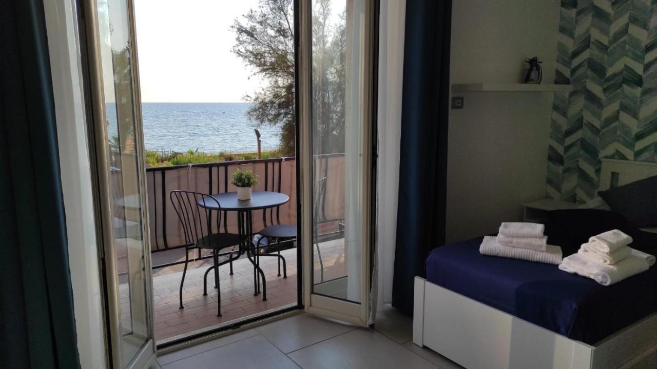 Apartmán La Dimora Delle Sirene Salerno Exteriér fotografie
