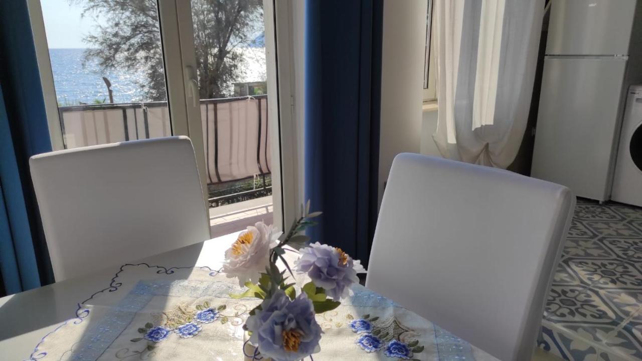 Apartmán La Dimora Delle Sirene Salerno Exteriér fotografie