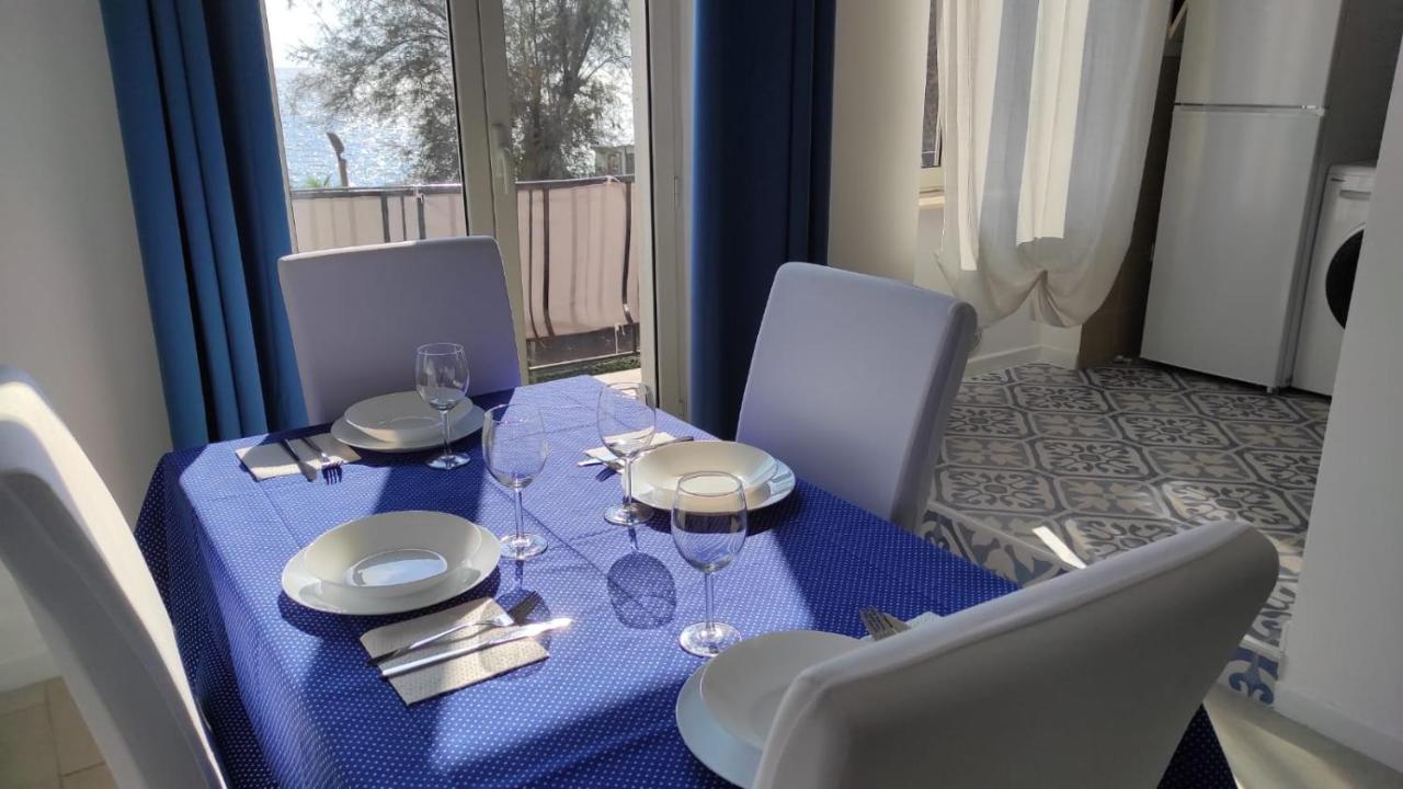 Apartmán La Dimora Delle Sirene Salerno Exteriér fotografie